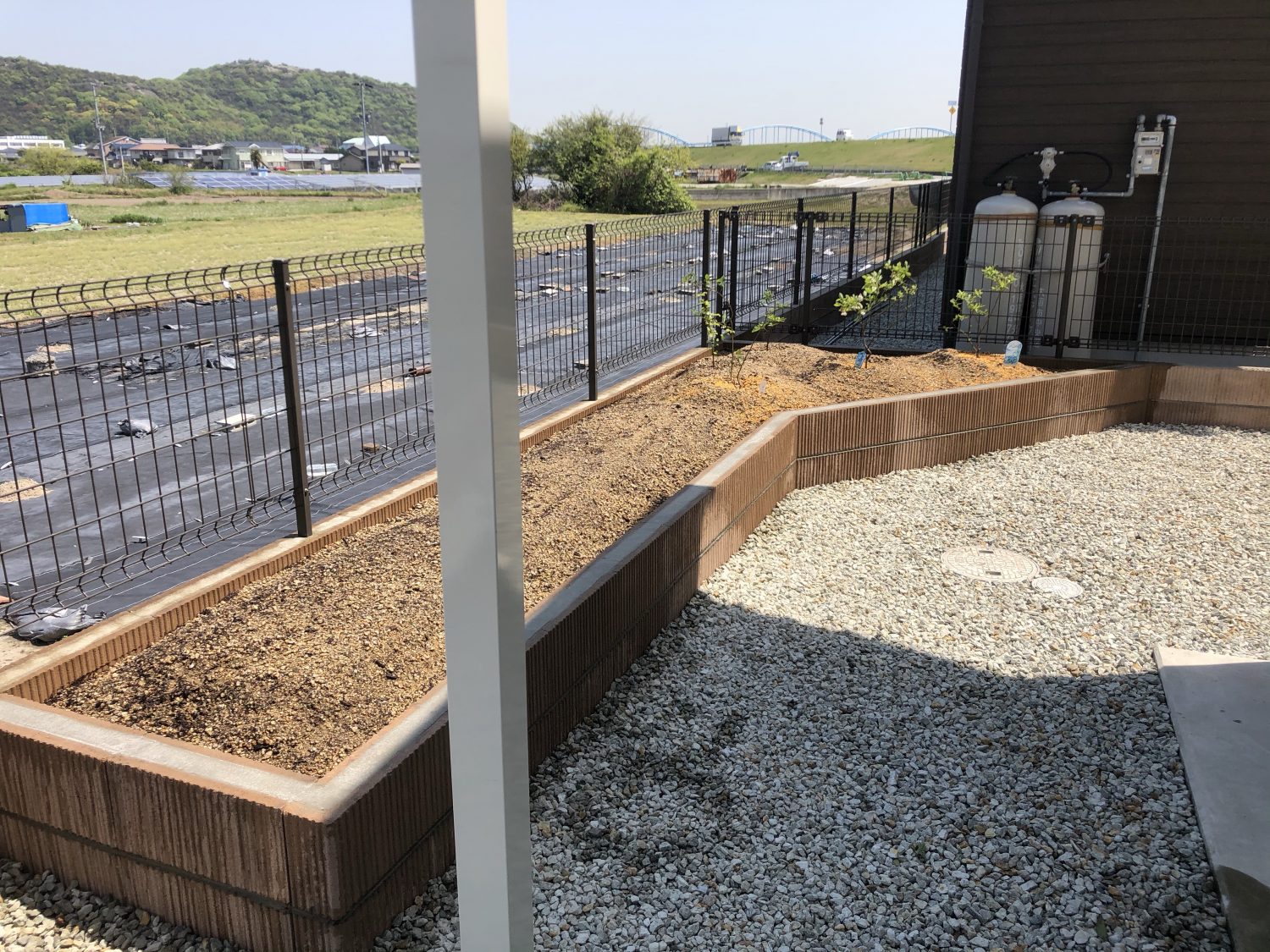 兵庫県加古川市にて花壇を作りました 加古川市で作庭 外構 剪定 消毒 施肥ならくまがい造園